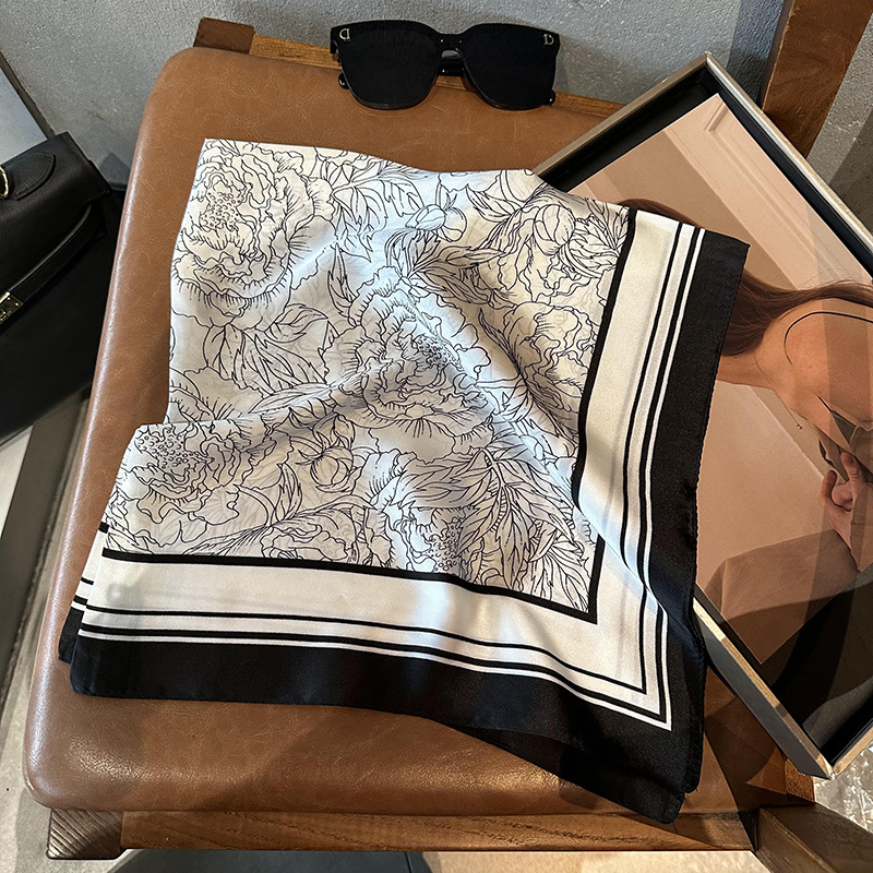 Bufandas de seda para mujeres 2025 primavera y otoño moda versátil temperamento minimalista 65cm bufandas de seda simuladas bufandas delgadas bufandas