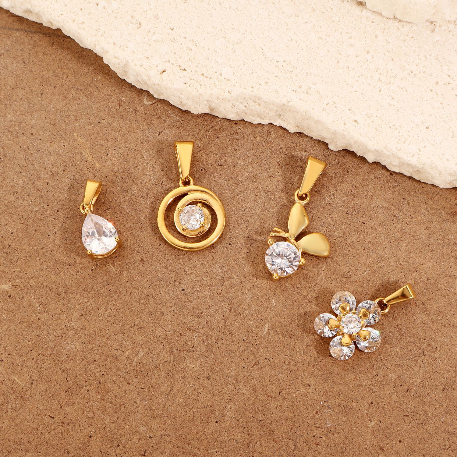 fashionable cute pendant with zircon stainless steel