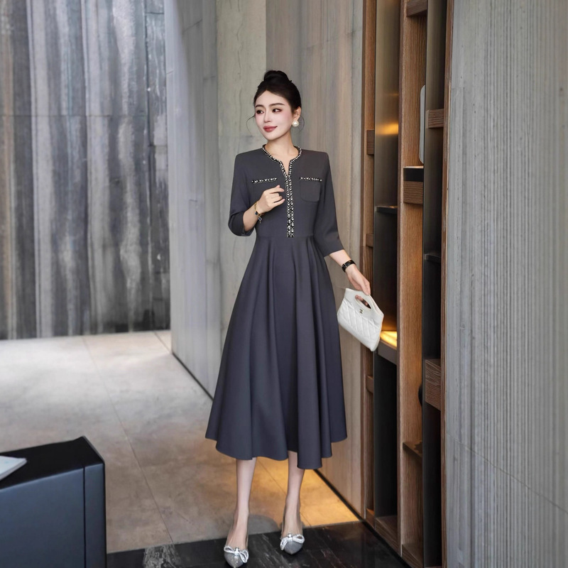 Dark Gray Small Fragrant Dress for Women with Beaded Decoration, Waist-Cinching Three-Quarter Sleeves, Elegant Work Clothing Formal Occasion Mid-Length Skirt