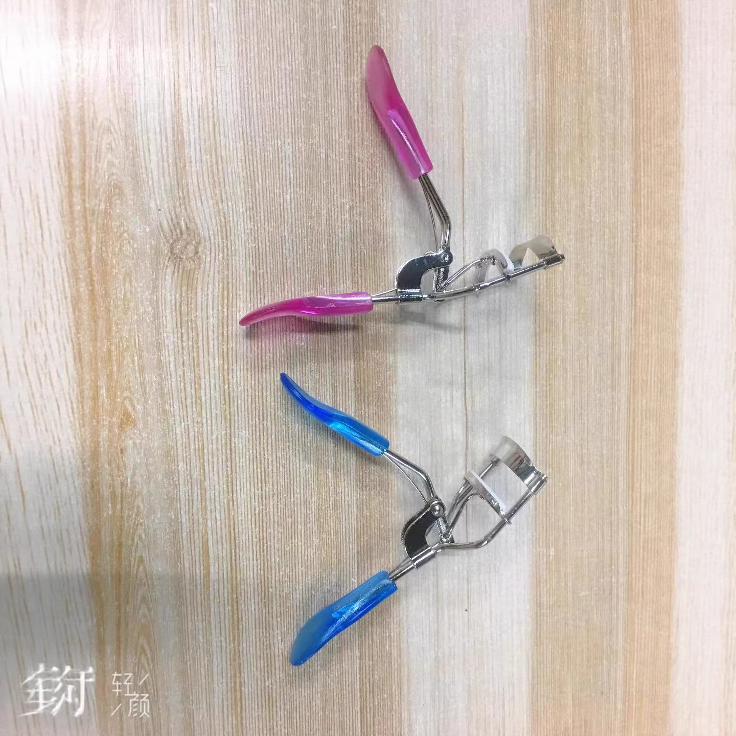 공장 공급 속눈썹 경자 금속 스트립 수동 미니 휴대용 눈 부분 컬링 장치 도매