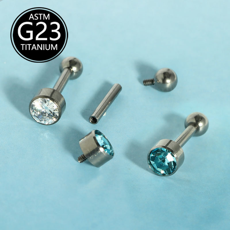 16G labret stud size and finish detail
