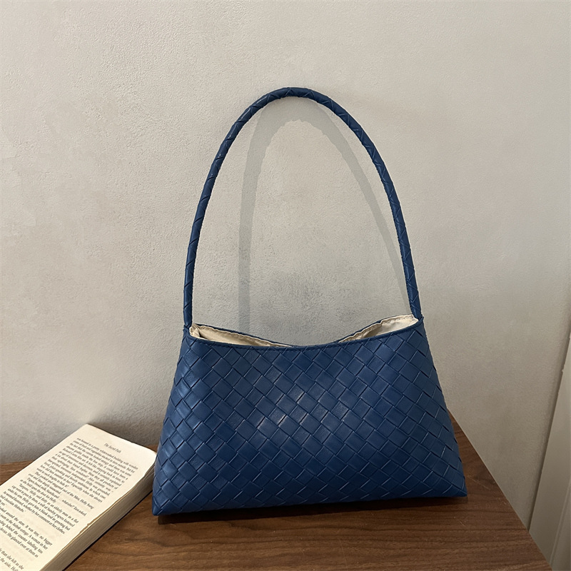 fashionable design universal woven small bag