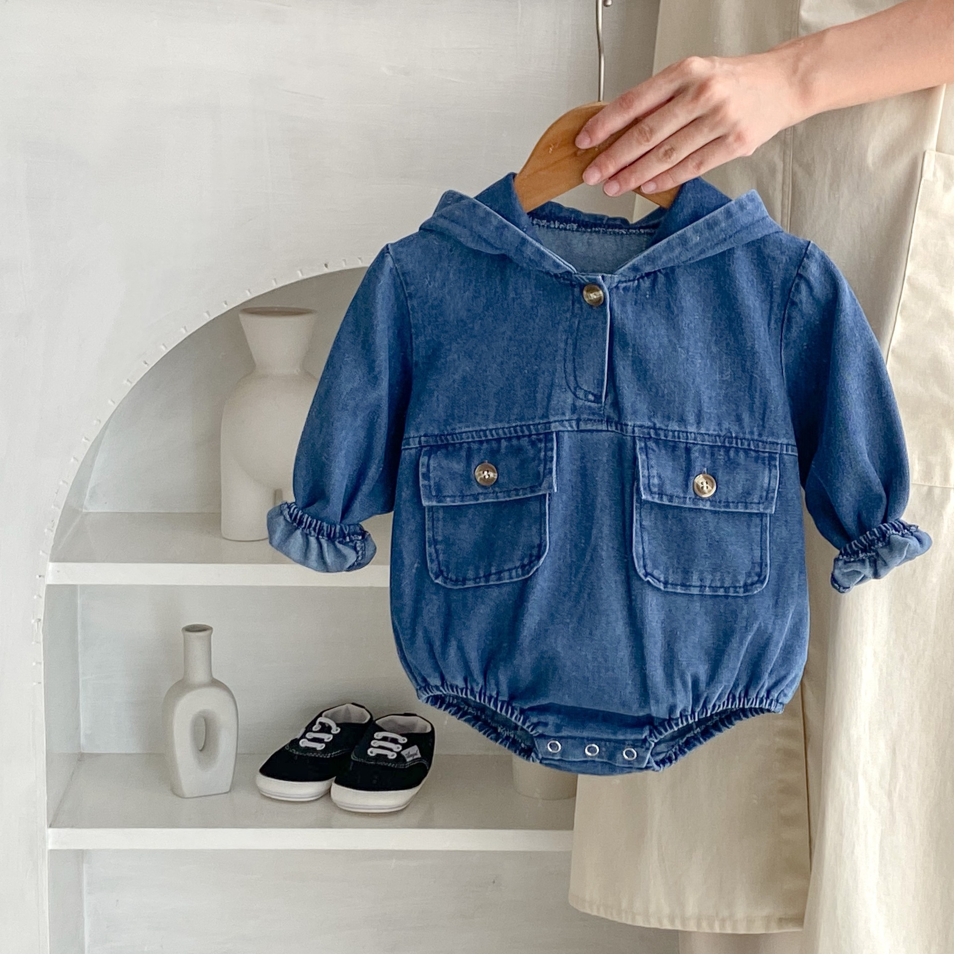 Ins 2024 autumn clothing for infants, young children, boys girls, denim style, hooded, double pocket, long sleeved,_voghion.com