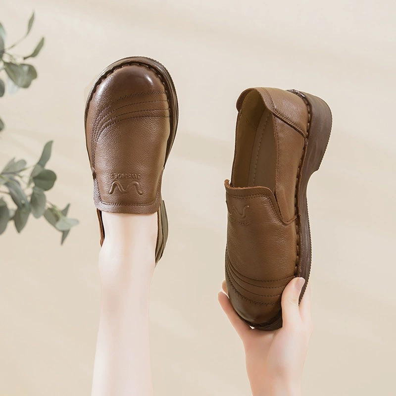 Shoes for mother, footwear, genuine leather, soft sole, for middle age