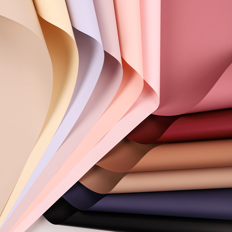 Papel de color sólido de alta fijación papel de embalaje de flores espesar película impermeable floral material de envoltura floral al por mayor ramo de flores artesanales de alta calidad