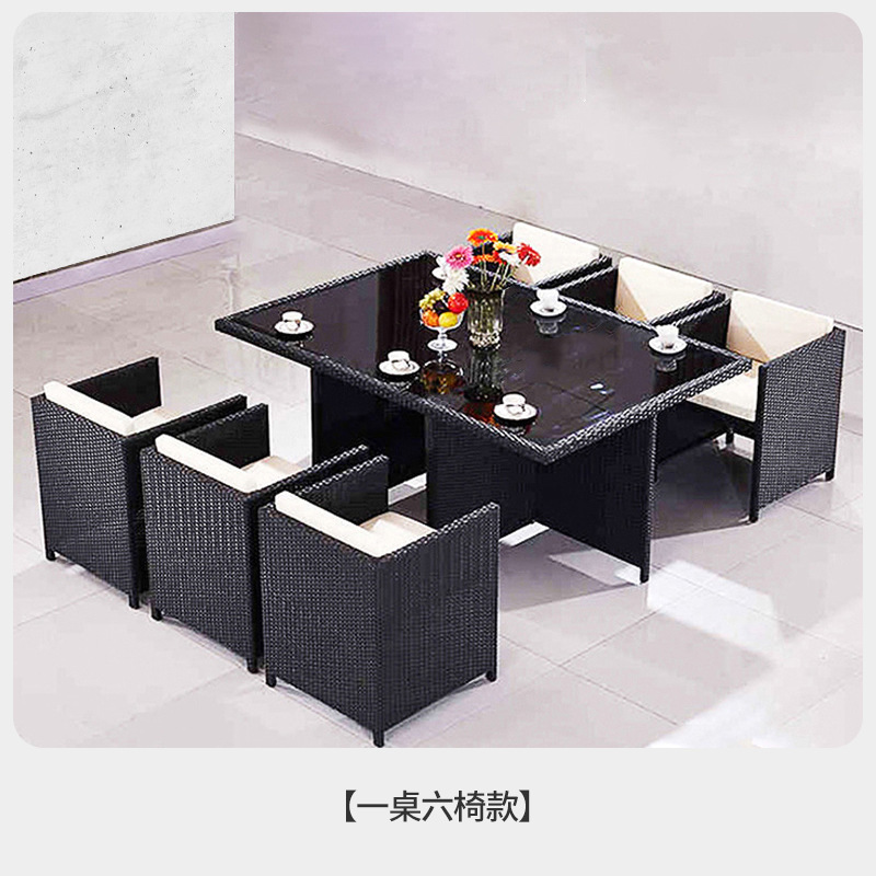 Una mesa y seis sillas