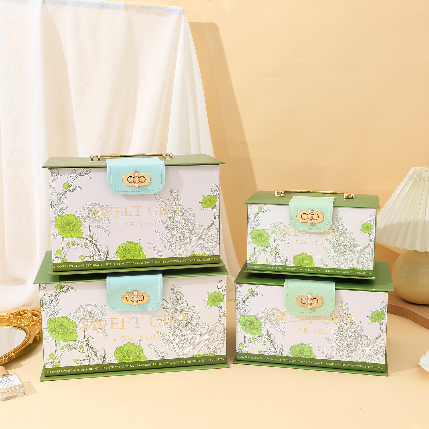 Caja de dulces para boda, caja de regalo de alta gama para damas de honor, caja de embalaje portátil de cuero de lujo ligero con tapa abatible para boda en el jardín de rosas