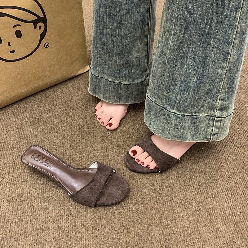 Fashionable universal small design retro sandals wedge heel square…