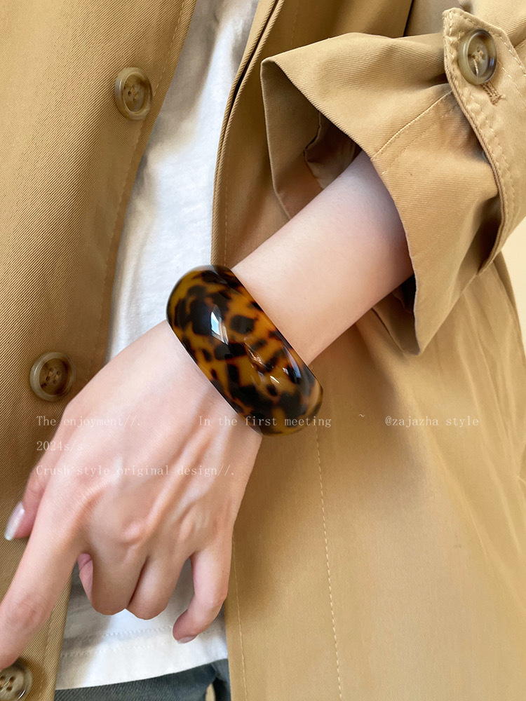 Arylic Chain Material Retro Leopard Acrylic Bangles Wholesale