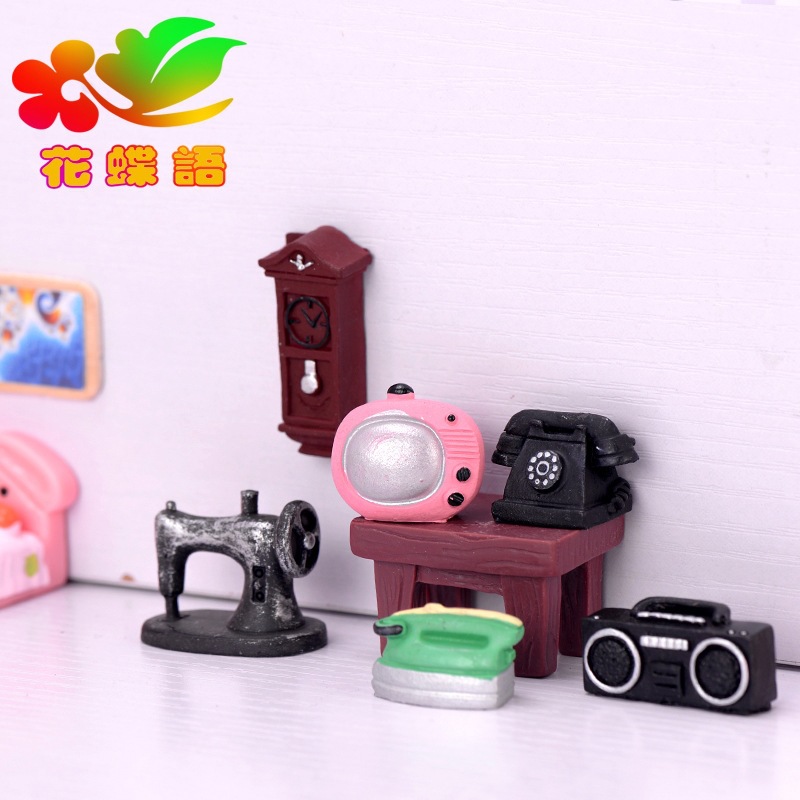 Retro home appliances creative decoration resin black and white TV…