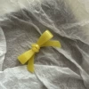 Tender yellow-hairpin