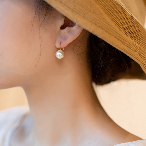 Temperament shi family pearl ear hook earrings female light sense of luxury senior earrings 925 sterling silver earrings small pearl earrings
