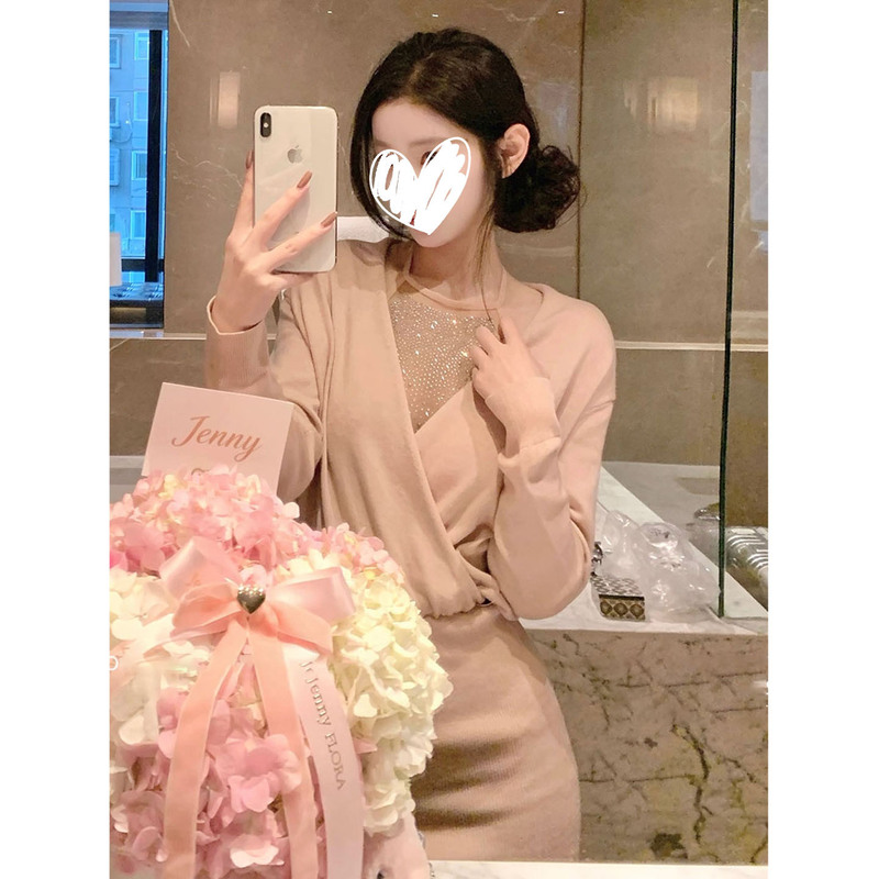 French Style Small Fragrant Sequin Halterneck Long-Sleeved Dress for Women in Autumn and Winter New Sexy High-End Slim-Fitting Hip-Hugging Short Skirt