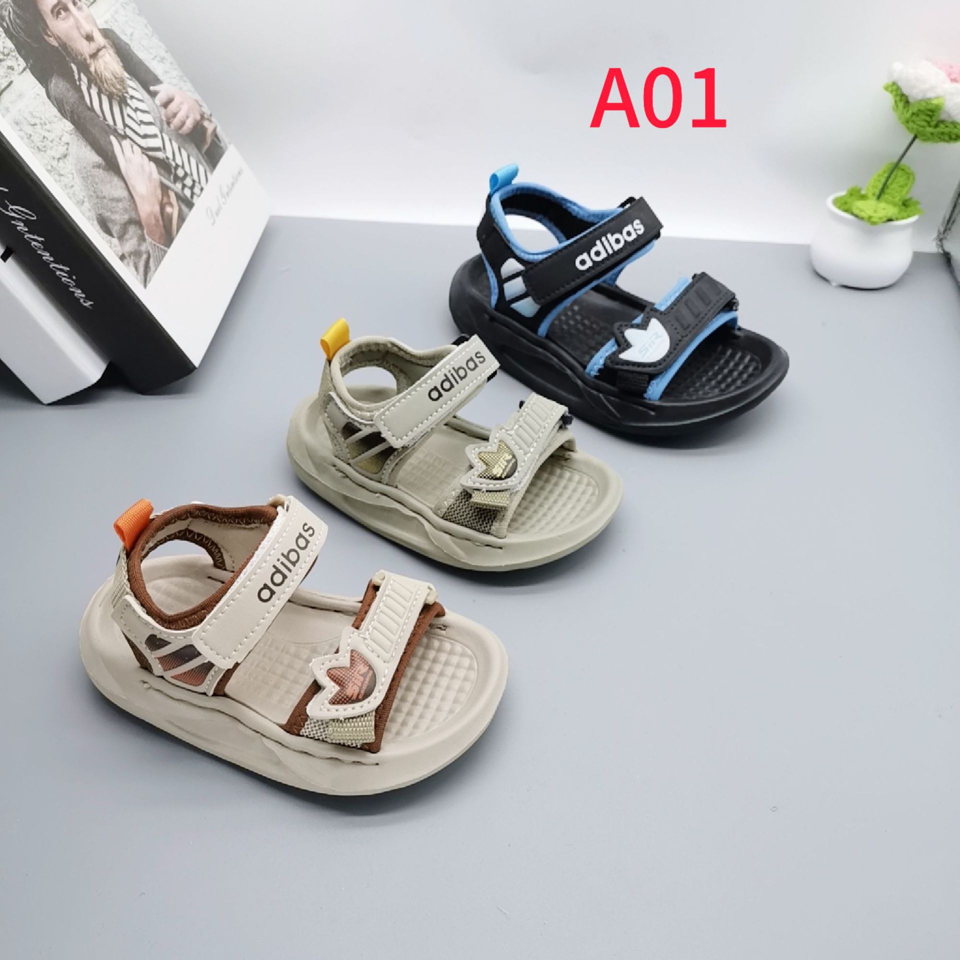 Sandalias de verano de 1 a 3 años Sandalias de fondo ligero para niños Zapatos de playa para niños Sandalias para niños Sandalias para bebés Zapatos para niños