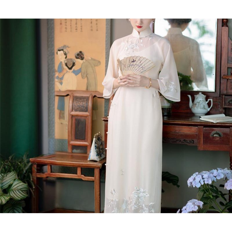 | 2024 Summer New Arrival | New Chinese Style Republic of China Retro Sheer Embroidered Wide Sleeve Modified Young Cheongsam