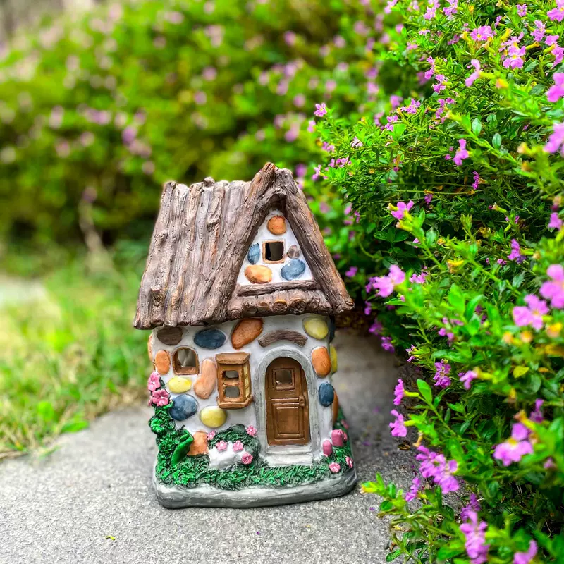 Cartoon travel bulb for gazebo solar-powered