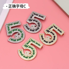 胸针;吊坠;胸花