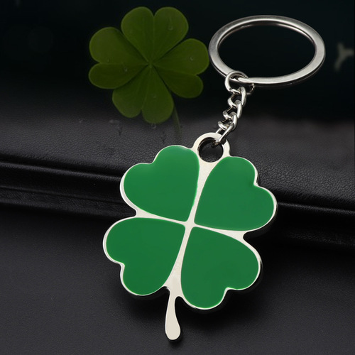 Creative gift four-leaf clover keychain simulation cactus plant keychain custom metal car key pendant