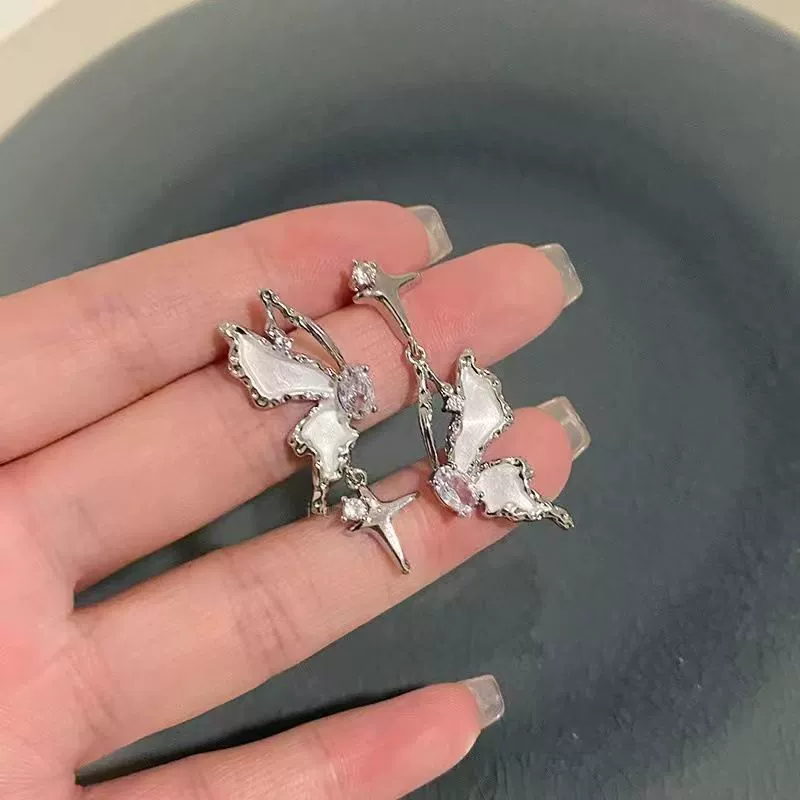 Серебряные асимметричные серьги с изысканным стилем, легкая роскошь