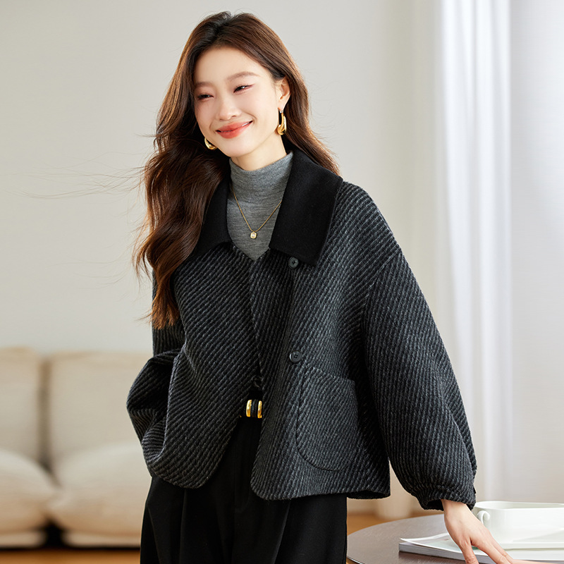 Autumn/Winter New Women's Elegant Striped Double-Faced Wool Top with Lapel, Wool Coat YB3015
