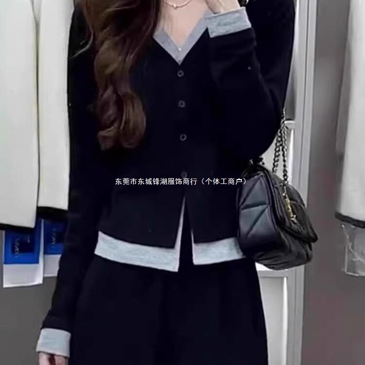 美式辣妹设计感假两件领上衣女秋季小众纯欲修身显瘦撞色打底衫|undefined