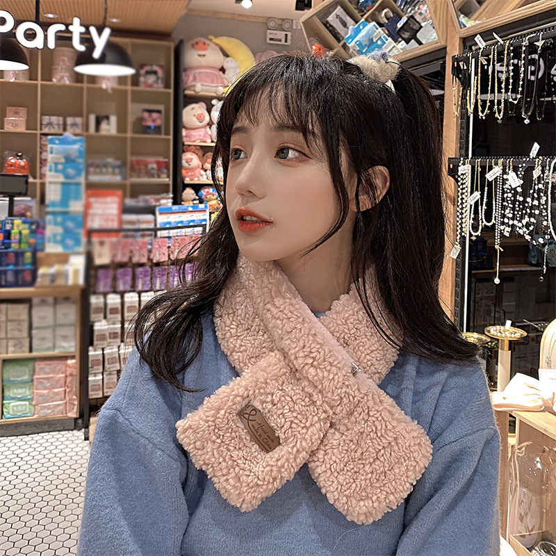 Otoño y invierno de imitación de lana de cordero cruzada turbina de moda femenina coreana de doble cara cálida bufandas de lana de cordero collar