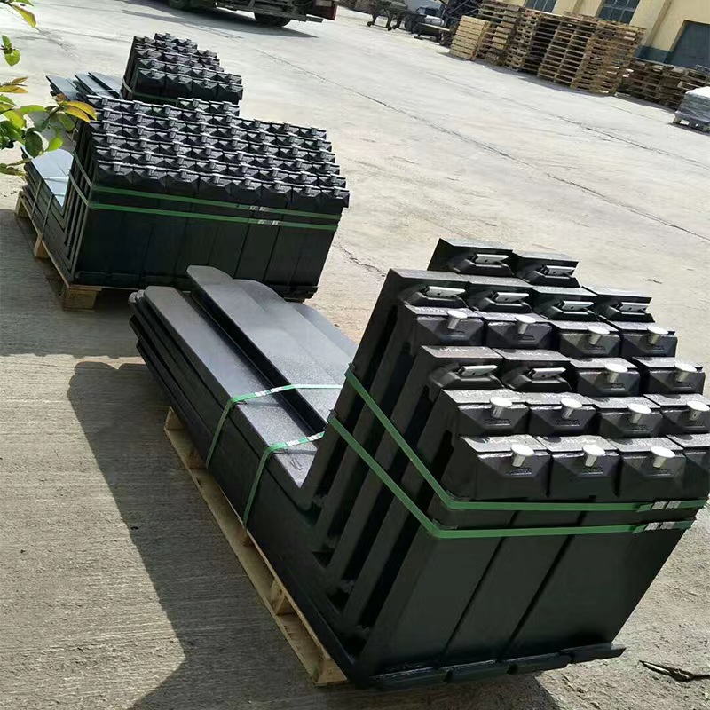 各大叉车常规 常用的2吨3吨5吨的货叉 挂钩式货叉技术指标 货叉套