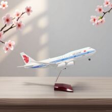 ����777�͙C���������w�Cģ���Ї����H�����R���L�s�_�����mB777