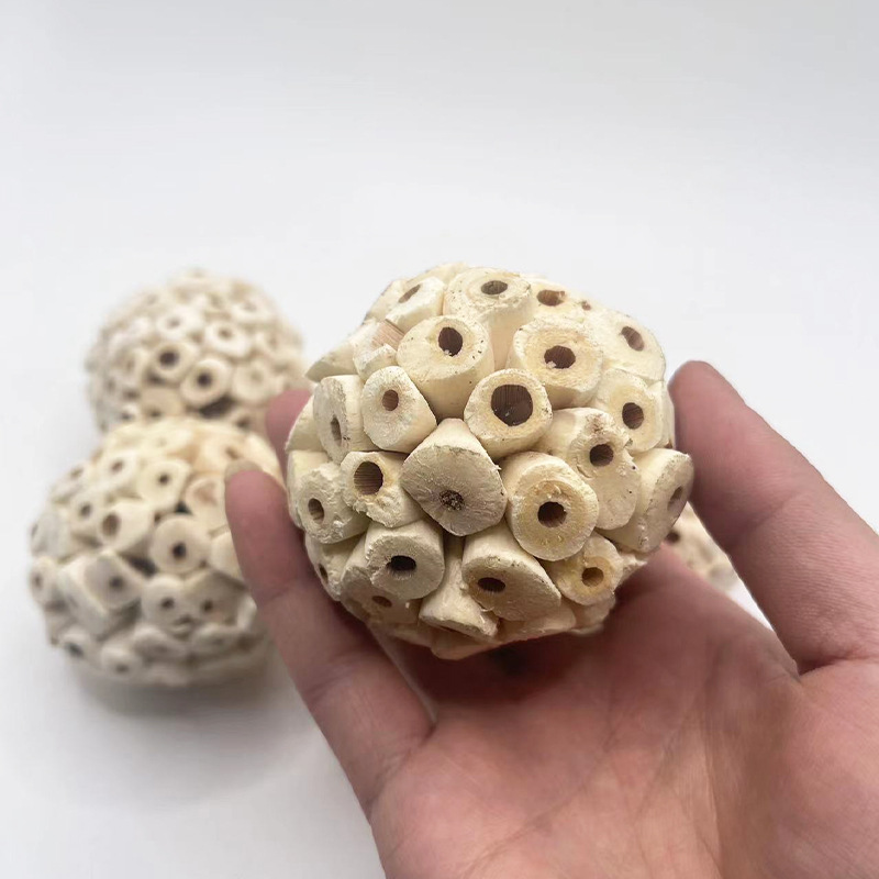 Pelota de Hierba de Juguete para Aves de Hierba Natural Para Morder, Entretenimiento para Pájaros y Loros image 4