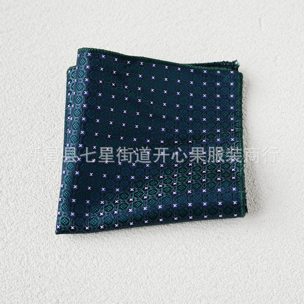 Traje de hombre pequeña bufanda cuadrada fábrica al por mayor moda poliéster accesorios de moda Vintage bordado patrón Toalla de bolsillo ropa de hombre
