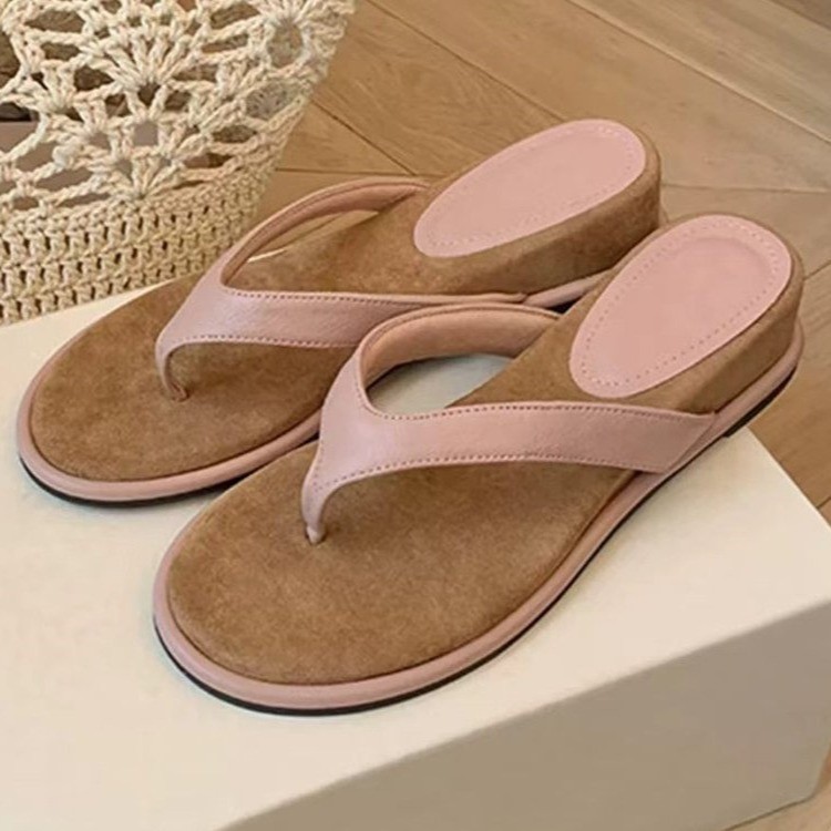 Zapatillas de flip flop 2026 nuevo estilo coreano de moda universal fondo plano antideslizante ligero simple zapatillas de mujer image 2