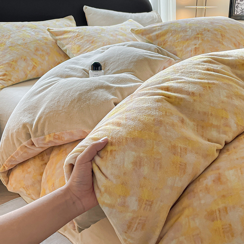 Otoño y invierno de leche de lana de cuatro piezas conjunto 2025 nuevo doble cara sábanas de lana de coral cubierta de cama de tres piezas grueso conjunto