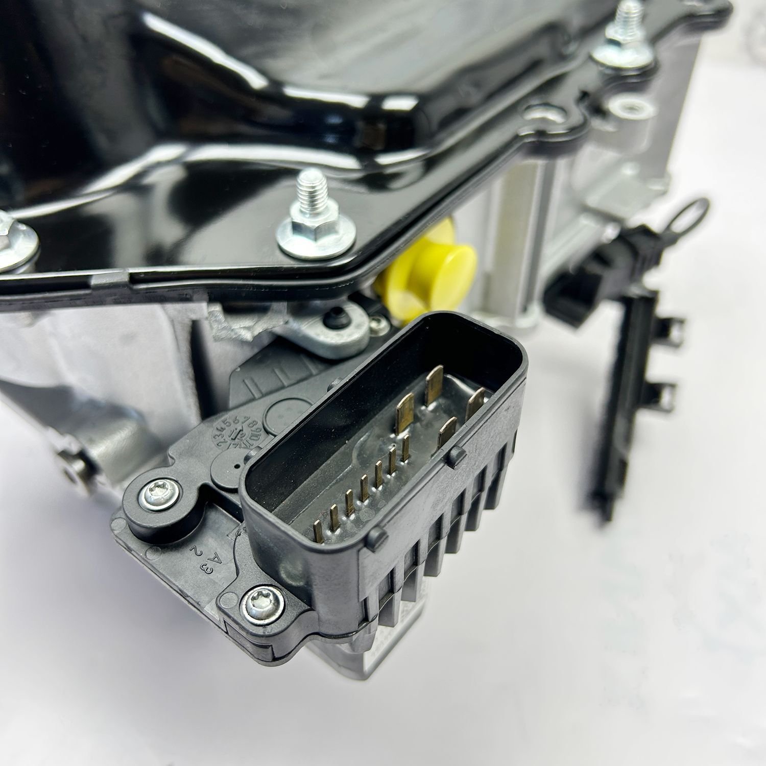 Suitable for Volkswagen, Audi, and Skoda 0B5927156E transmission control module valve body