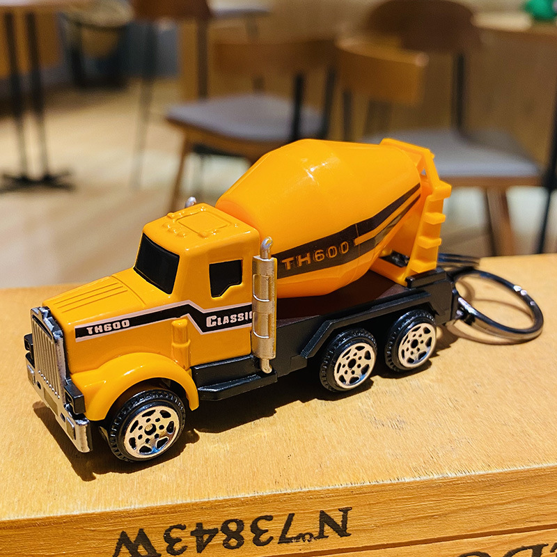 Creativo de dibujos animados aleación ingeniería vehículo excavadora llavero exquisito lindo bolsa colgante par pequeño regalo al por mayor