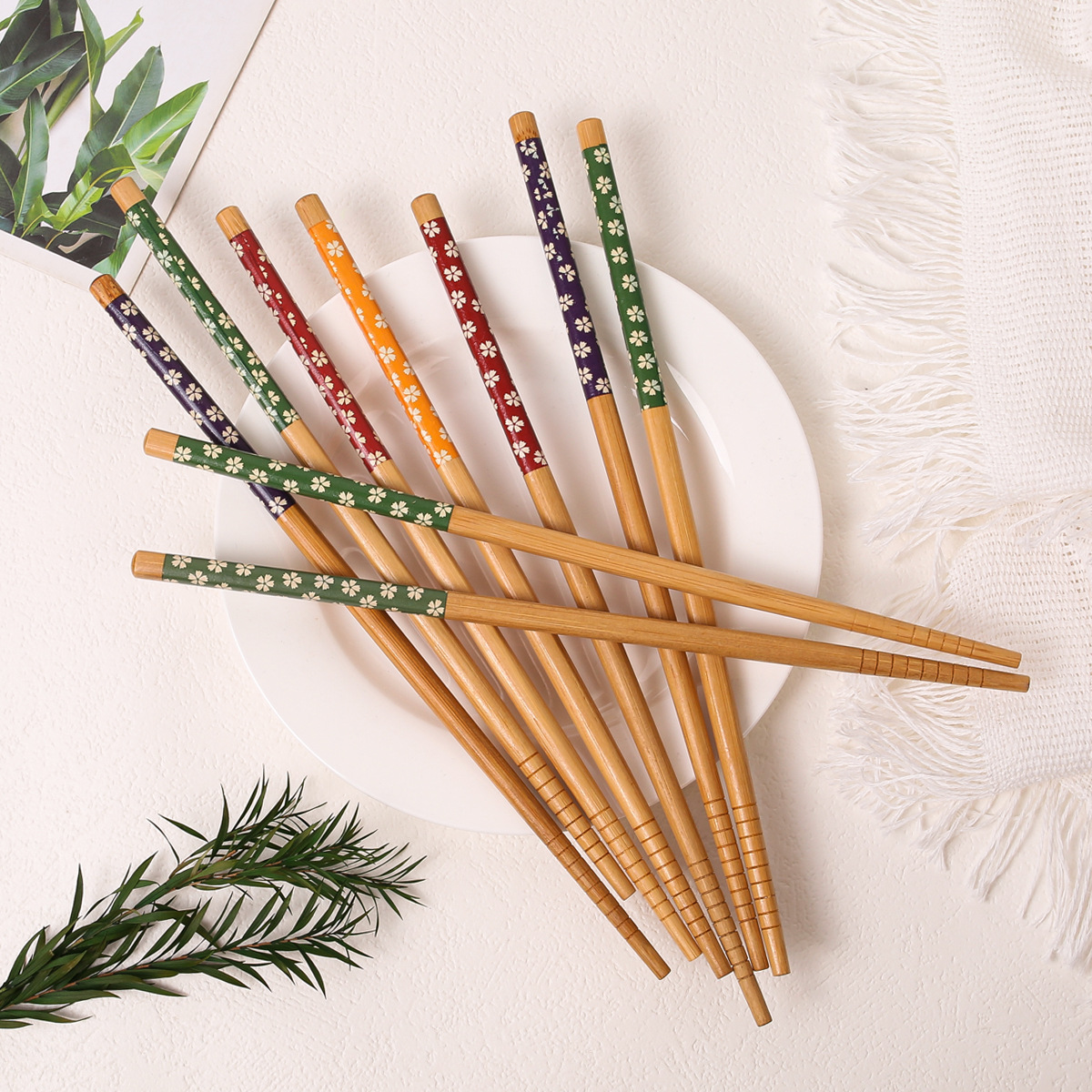 Palillos de bambú de estilo japonés al por mayor 22,5 CM pequeño hilo puntiagudo floral carbonizado palillos en stock puesto grupo compra suministro