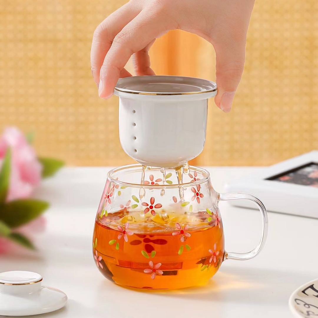 Corazón de niña creativa flor taza de té de vidrio de alto valor personal regalo de oficina taza de agua simple taza roja en línea