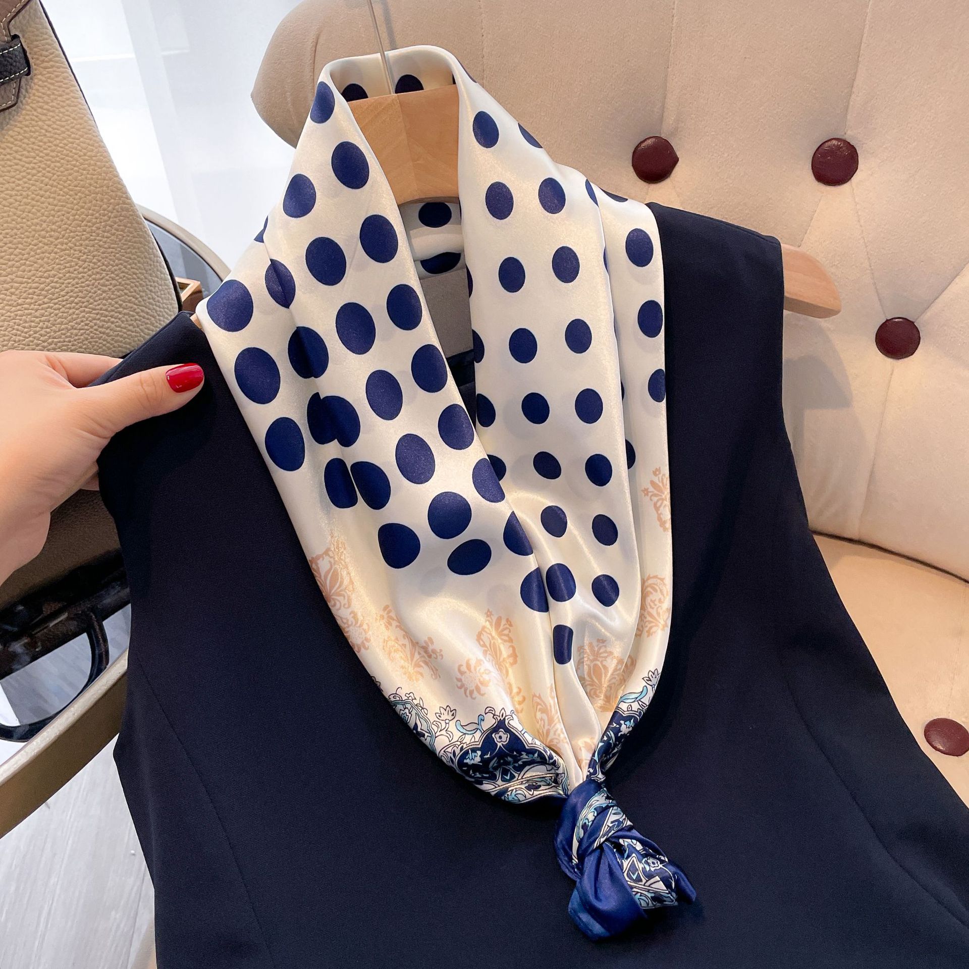 Lenço grande de cetim estampado de 90cm para o verão feminino, xale fino de proteção solar, imitação de seda, cachecol elegante_voghion.com