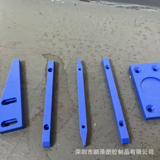耐磨尼龙长条蓝黄红绿黑白色尼龙长条白色尼龙条塑料长条PE方板