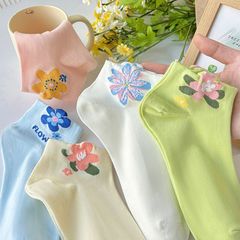 純綿フラワーヘミングカジュアル薄手ソックスシンプルな女性の春と秋の吸汗消臭綿の靴下メーカー卸売
