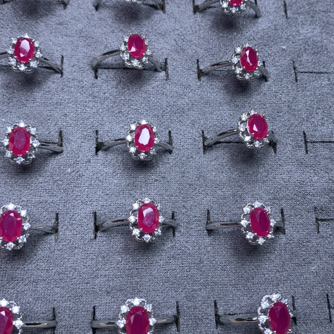 Rubin Designer Ring Für Damen Light Luxury Facettiert Stil_voghion.com