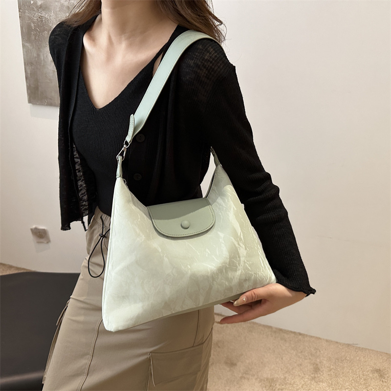 Cuero suave de gran capacidad coreana pequeña bolsa de hombro fresca para mujeres 2024 verano nuevo bolso verde de menta de alto valor