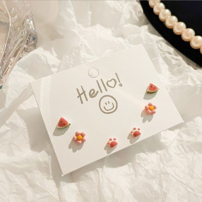 Juego de pendientes de aguja plateados, sencillos y compactos para mujer, pendientes geométricos en forma de corazón, bonitos, dulces y versátiles, venta al por mayor para puestos de mercado