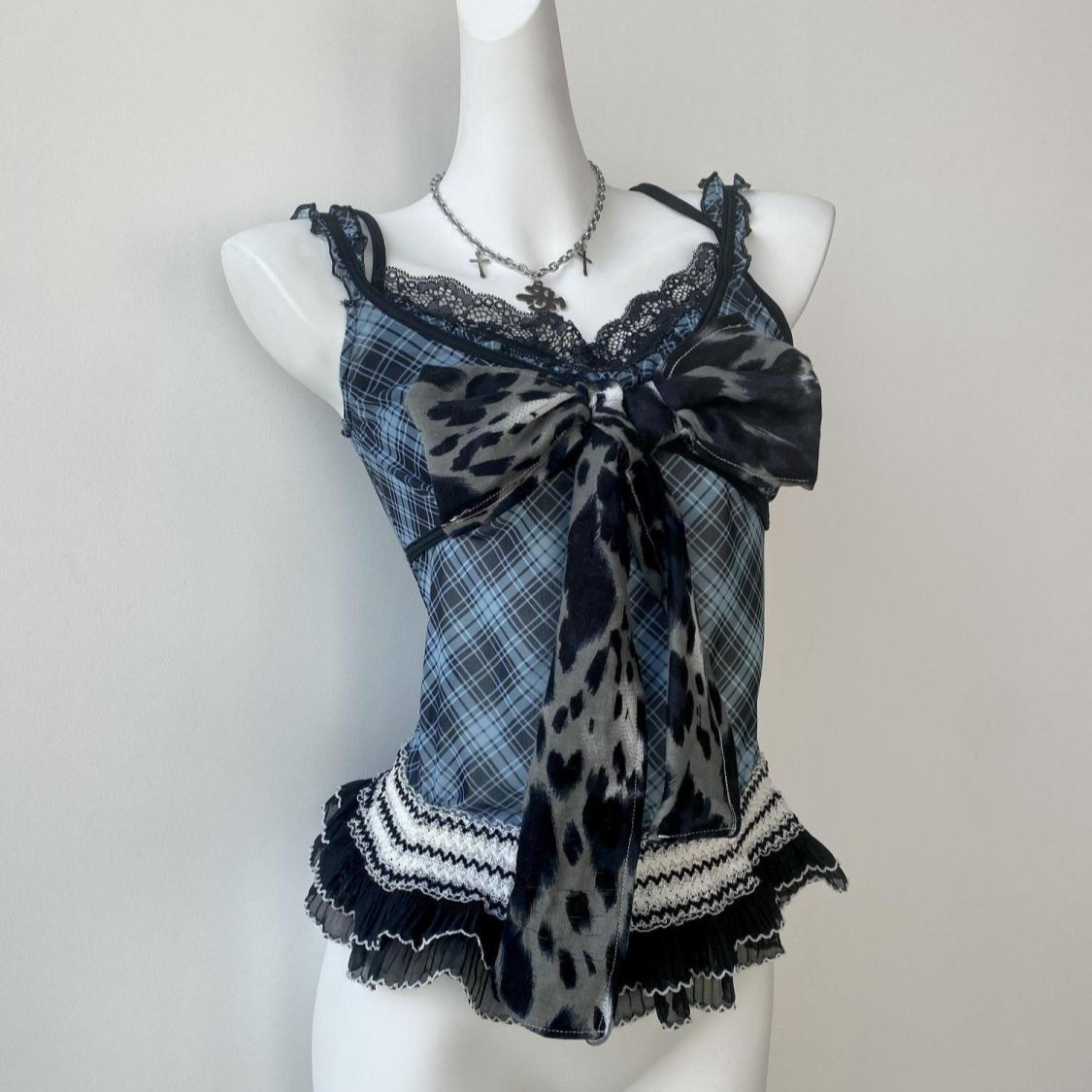 French Retro Sexy Shibuya—Navy Plaid Mesh Splicing Lace Remake Suspender Slim Fit Versatile Top