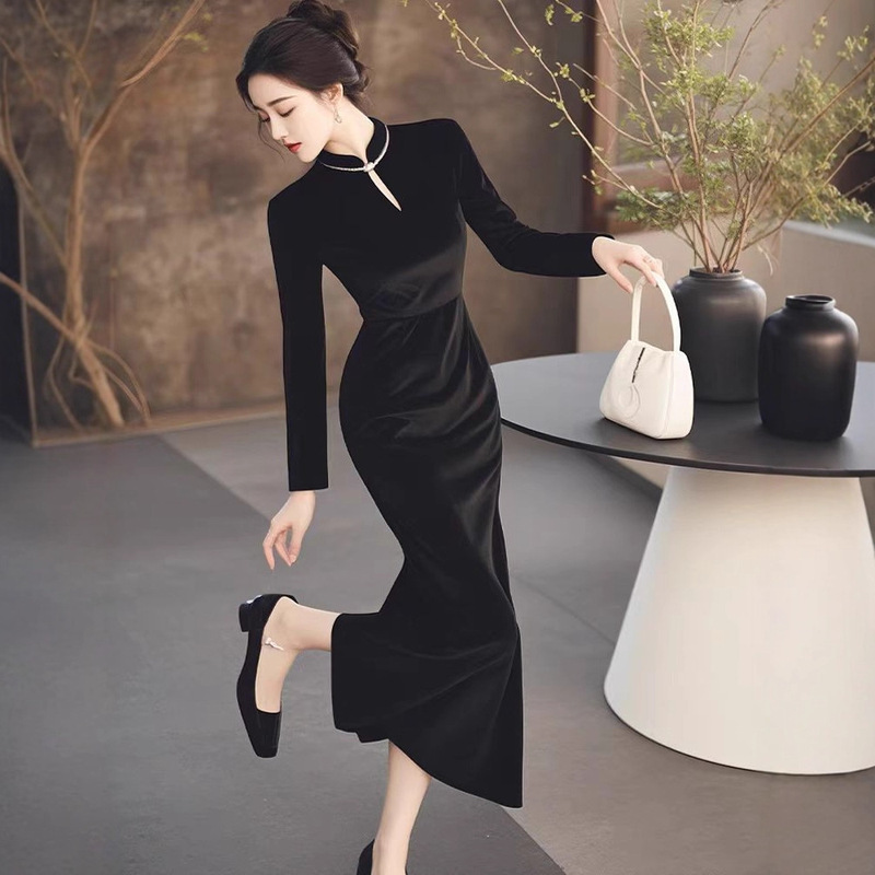 New Chinese Style Young Model Improved Cheongsam Classy Exquisite High-End Cool Royal Sister Style Black Velvet Dress Autum