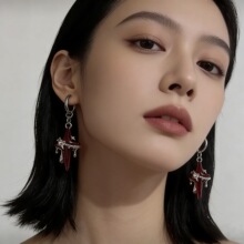 �W���羳�Ʒ�f�}�����ڸ����L��Ů�Լtɫʮ�ּ���â�Ƕ��h����