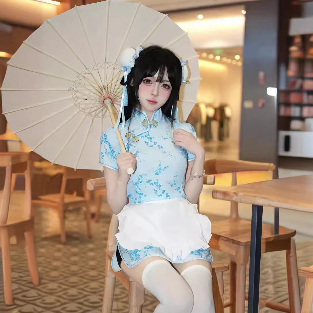 하늘색 치파오 앞치마 흰색