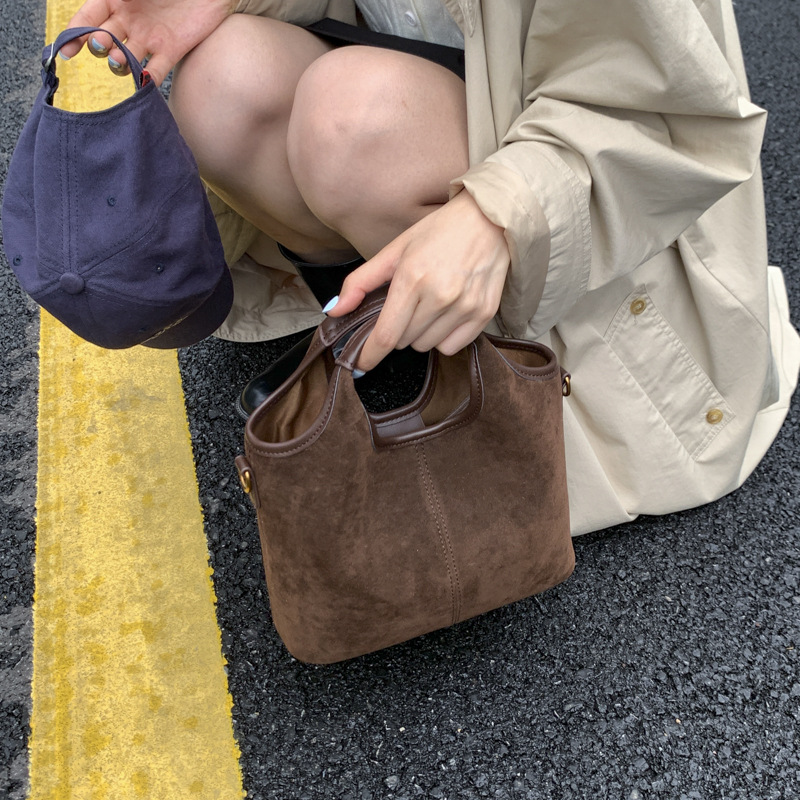 High-Quality Vintage Handheld Bucket Bag For Women, New Frosted Suede Tote Bag, Versatile Large Capacity Crossbody Bag - Thumbnail 2