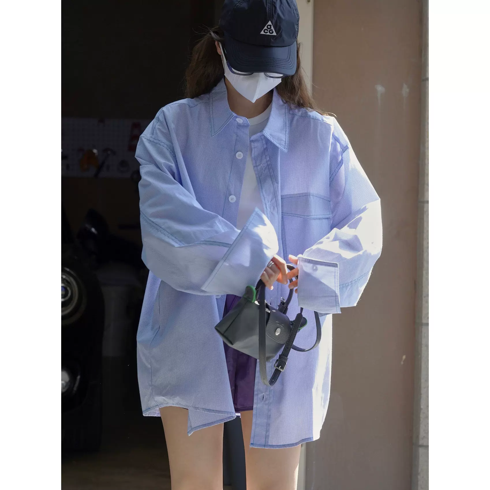 卢浮夏季新款日系休闲佰搭大版廓形蓝白格纹衬衫亲肤舒适上衣女