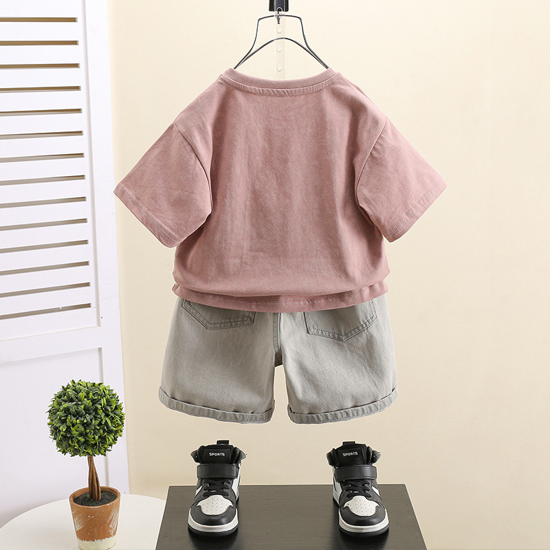7414 Traje de estilo occidental de verano Camiseta para niños Camiseta de manga corta con cuello redondo Ropa de verano de calle frita Jeans de dos piezas 3