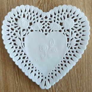 Flower Bottom Paper in Stock Hot-Selling Valentine's Day 10inch Heart-Shaped Processable Creative Party Decoration Paper Cut Out Lace Paper